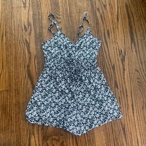 Holister Floral Romper size 4/S